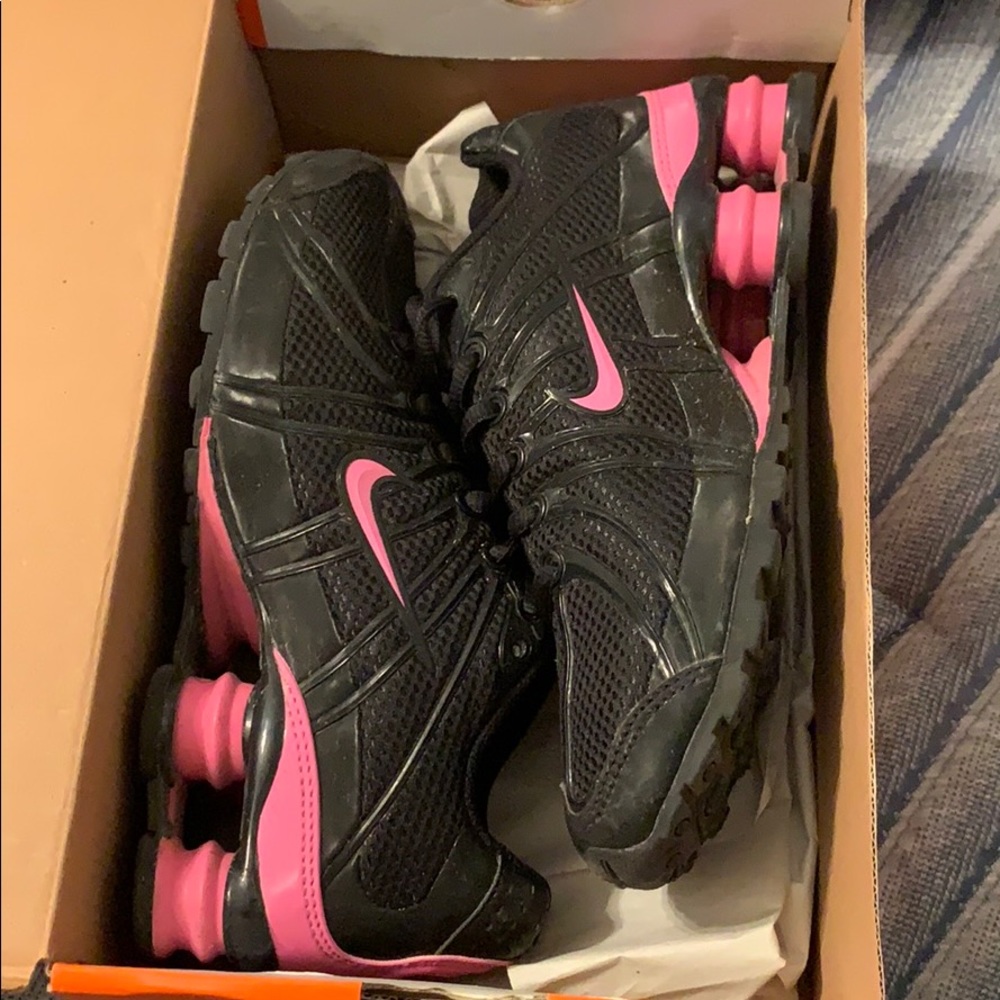 Nike shox size 4 still in box
